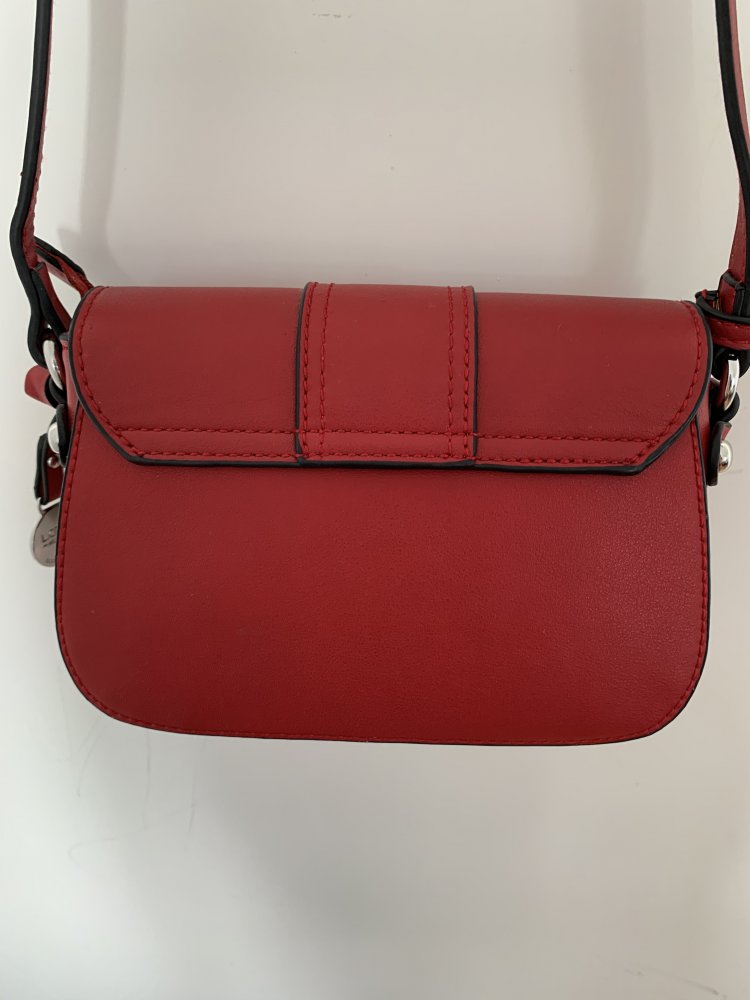 rote Umhängetasche von L. Credi