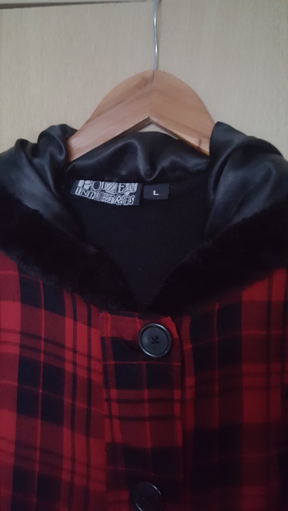 rot/schwarz karierter Mantel