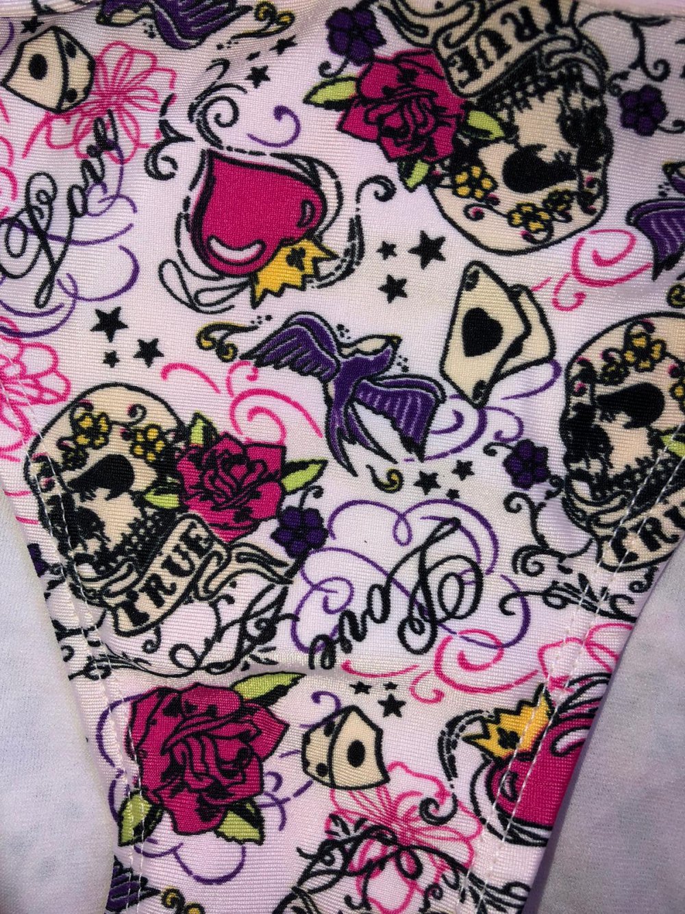 Bikini mit Muster, bunt