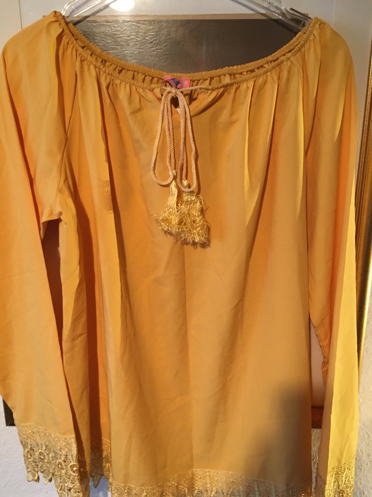 Bluse mit Carmen Ausschnitt 