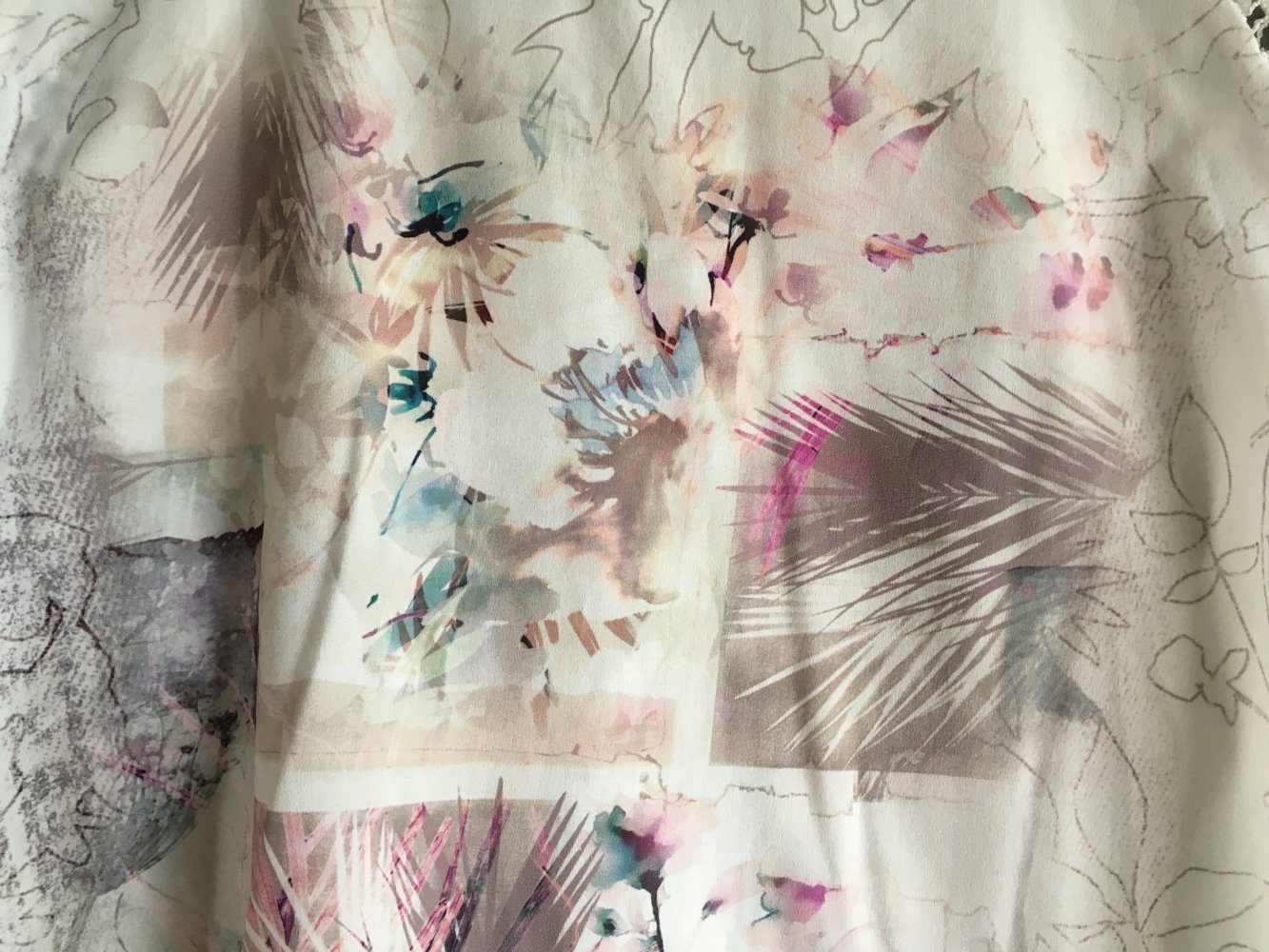 Bluse mit dezente Farben 