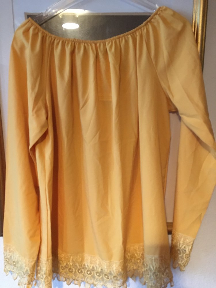 Bluse mit Carmen Ausschnitt 