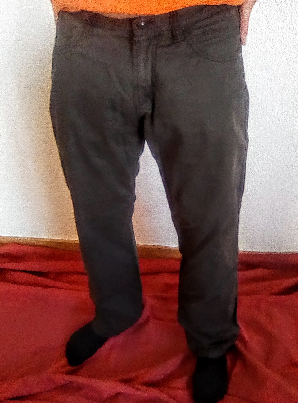 #espritformen leichte Herrenjeans in anthrazit-braun Größe 33/32