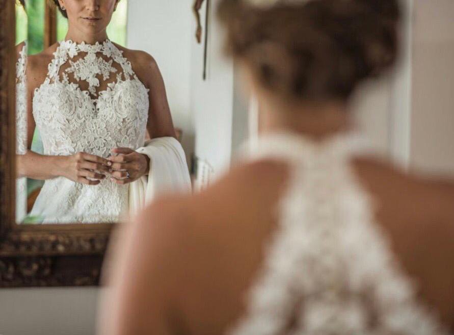 Romantisches und schickes Brautkleid