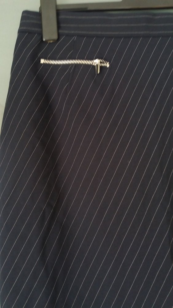 H&M Damen marineblauer Rock Gr.46 