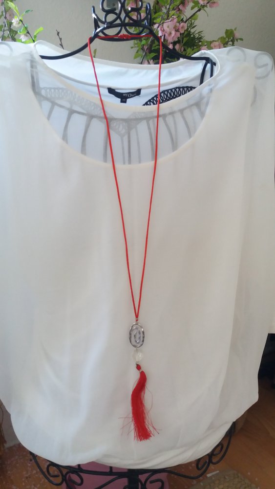 Damen Handmade Kette mit Facetten Form Glas und Quaste.