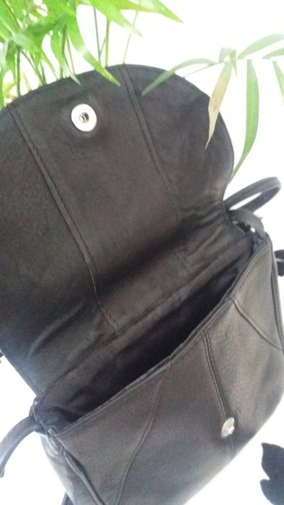 Damem schwarze kleine Ledertasche