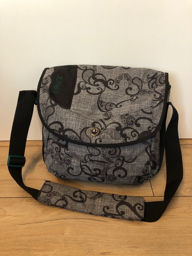 Dakine Laptop-Umhängetasche