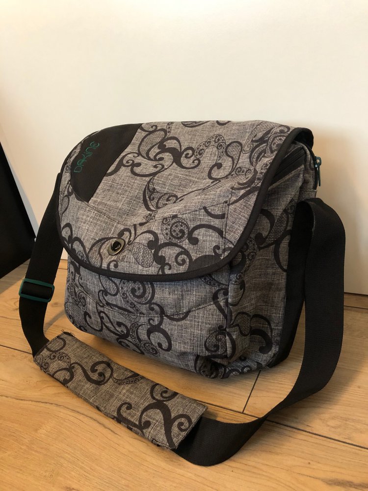 Dakine Laptop-Umhängetasche