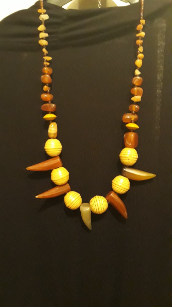 Kette mit Holz & Steinen