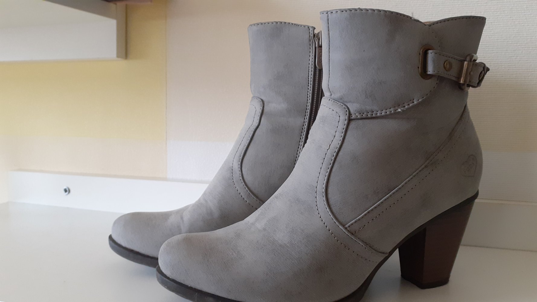 Stiefelette hellblau-grau 