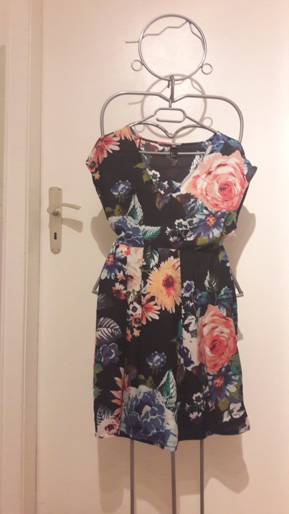 Sommerkleid luftig schwarz / bunt mit Blumenmuster Gr.36