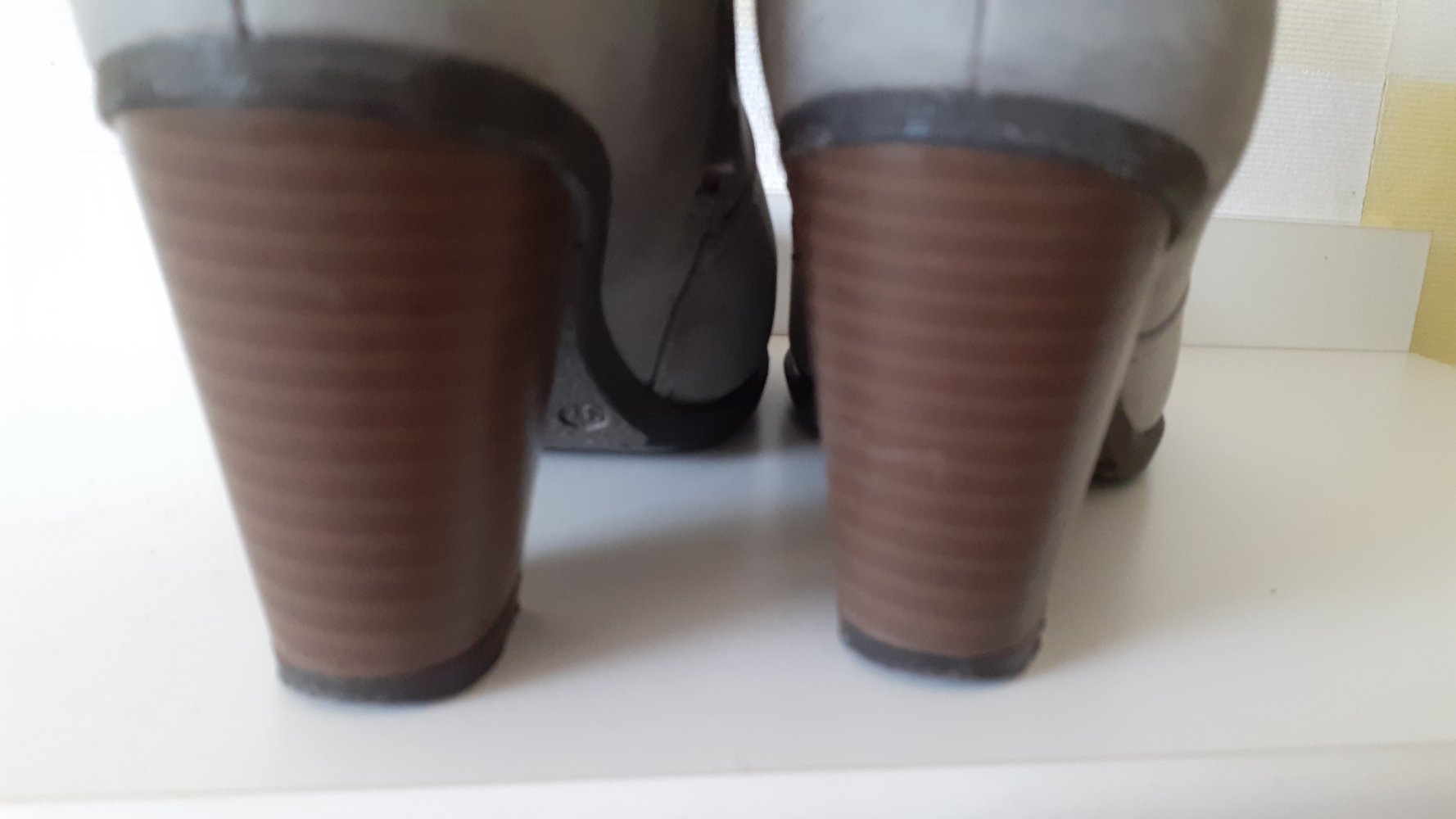 Stiefelette hellblau-grau 