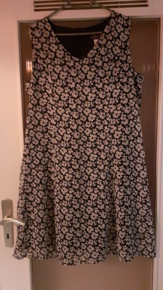 Sommerkleid mit Blümchen