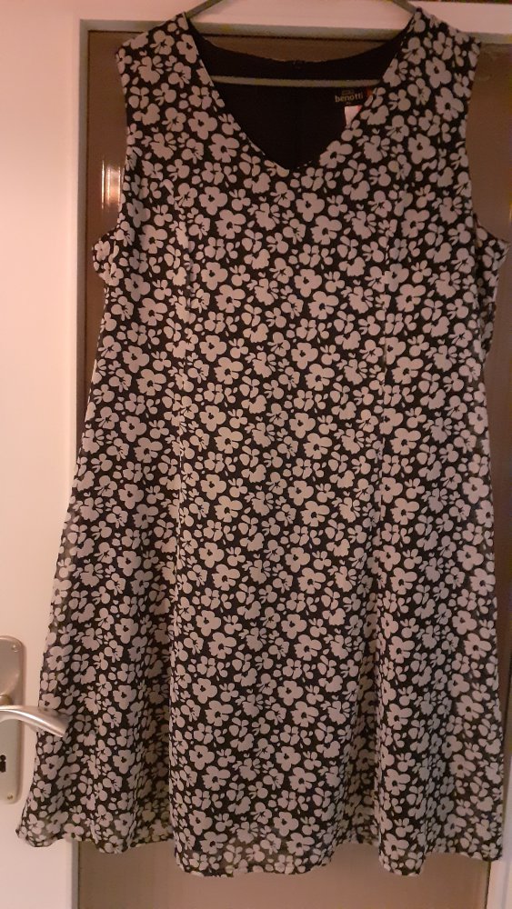 Sommerkleid mit Blümchen