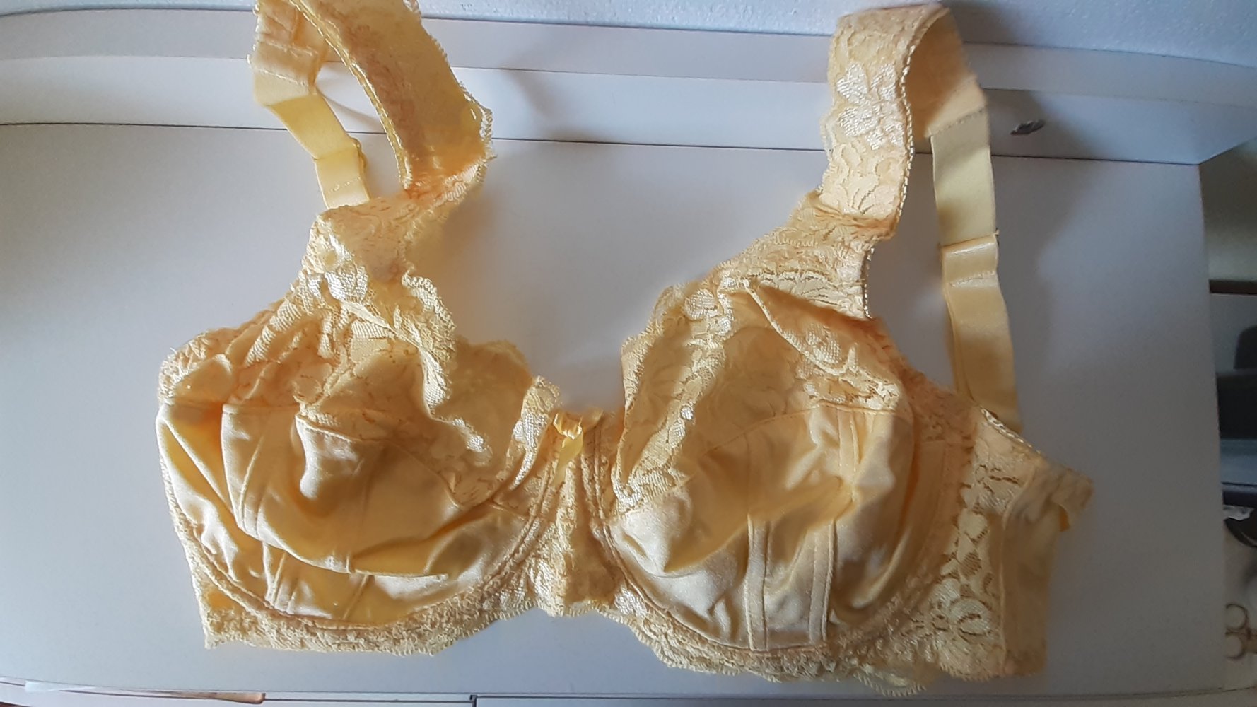 Gelber BH 75D oder 80D