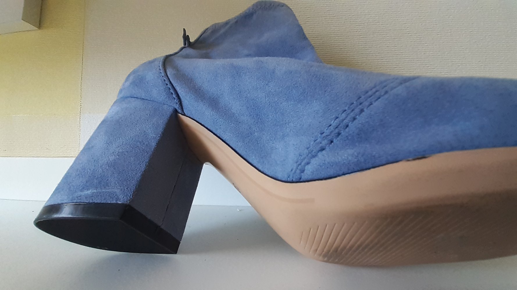 Stiefelette hellblau