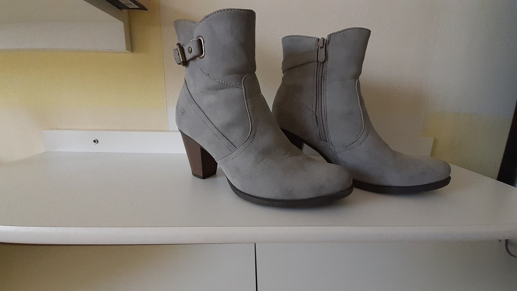 Stiefelette hellblau-grau 