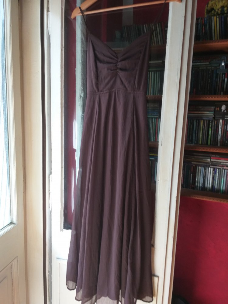 Kleid aus Crinklestoff