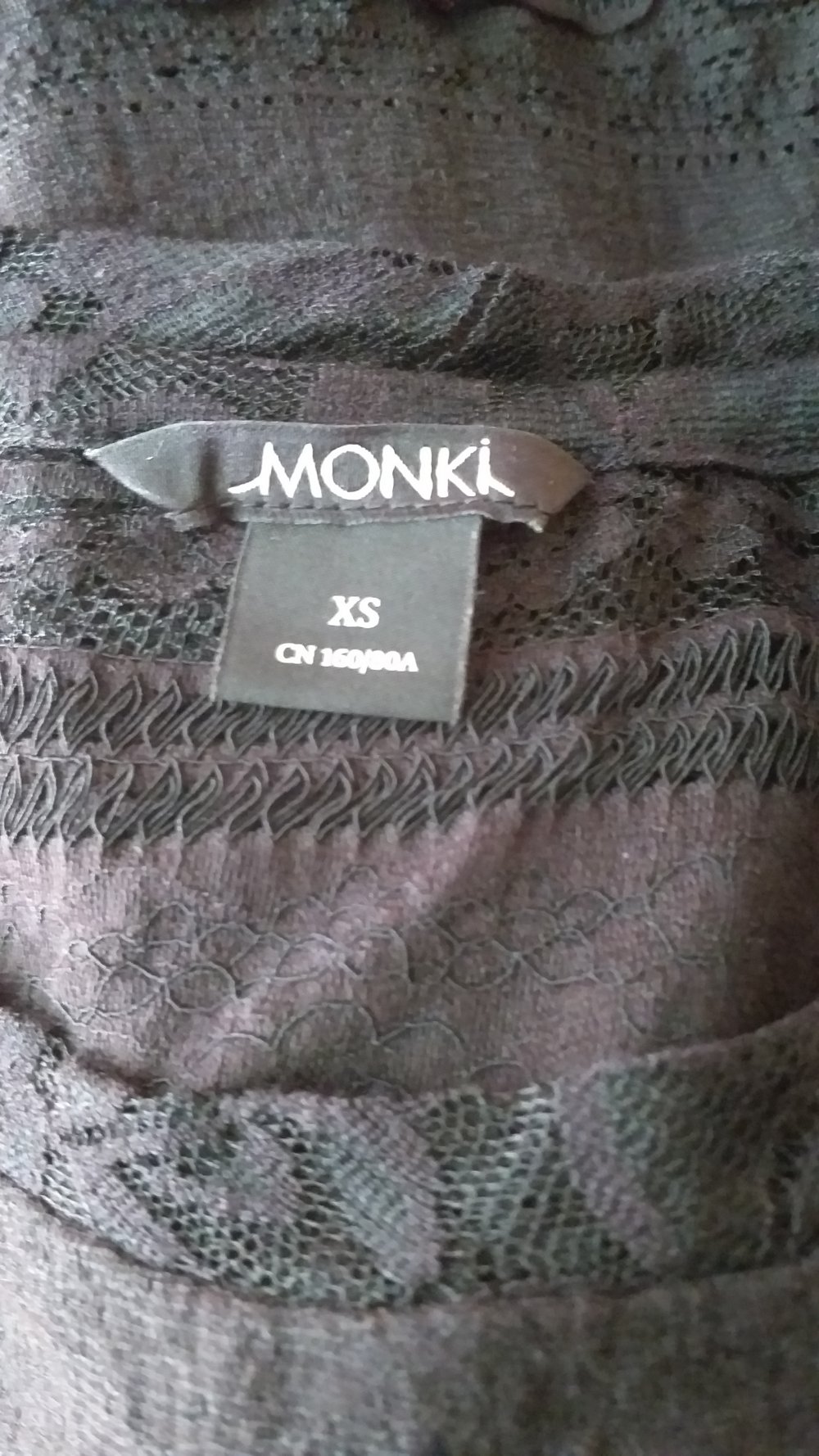 Monki Spitzenshirt