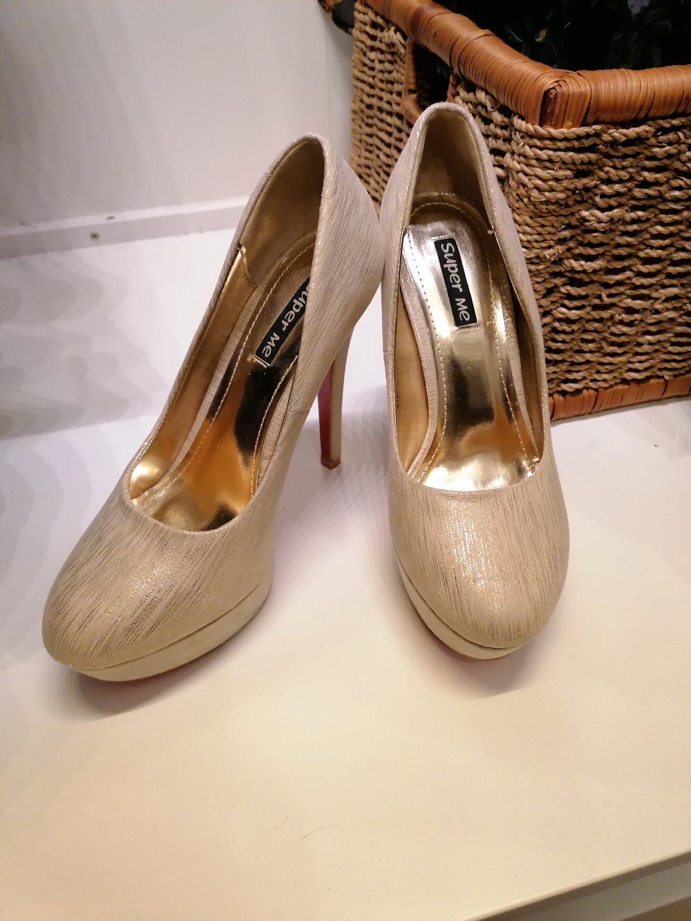 Goldene High Heels, Größe 37