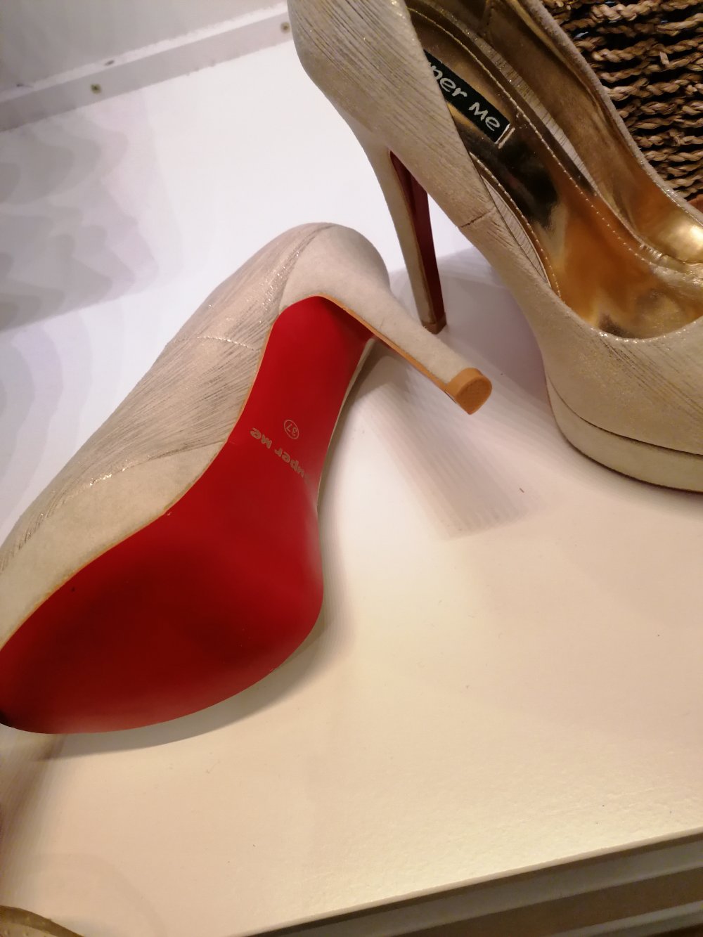 Goldene High Heels, Größe 37