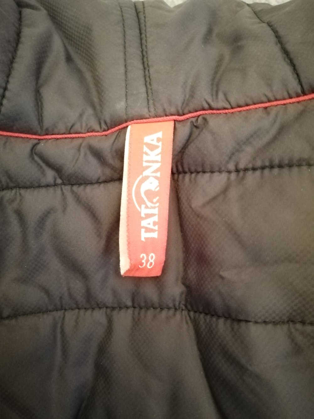 Beiger Wintermantel, Tatonka