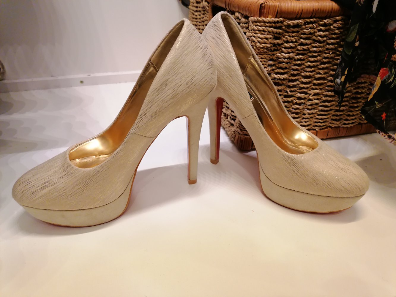 Goldene High Heels, Größe 37