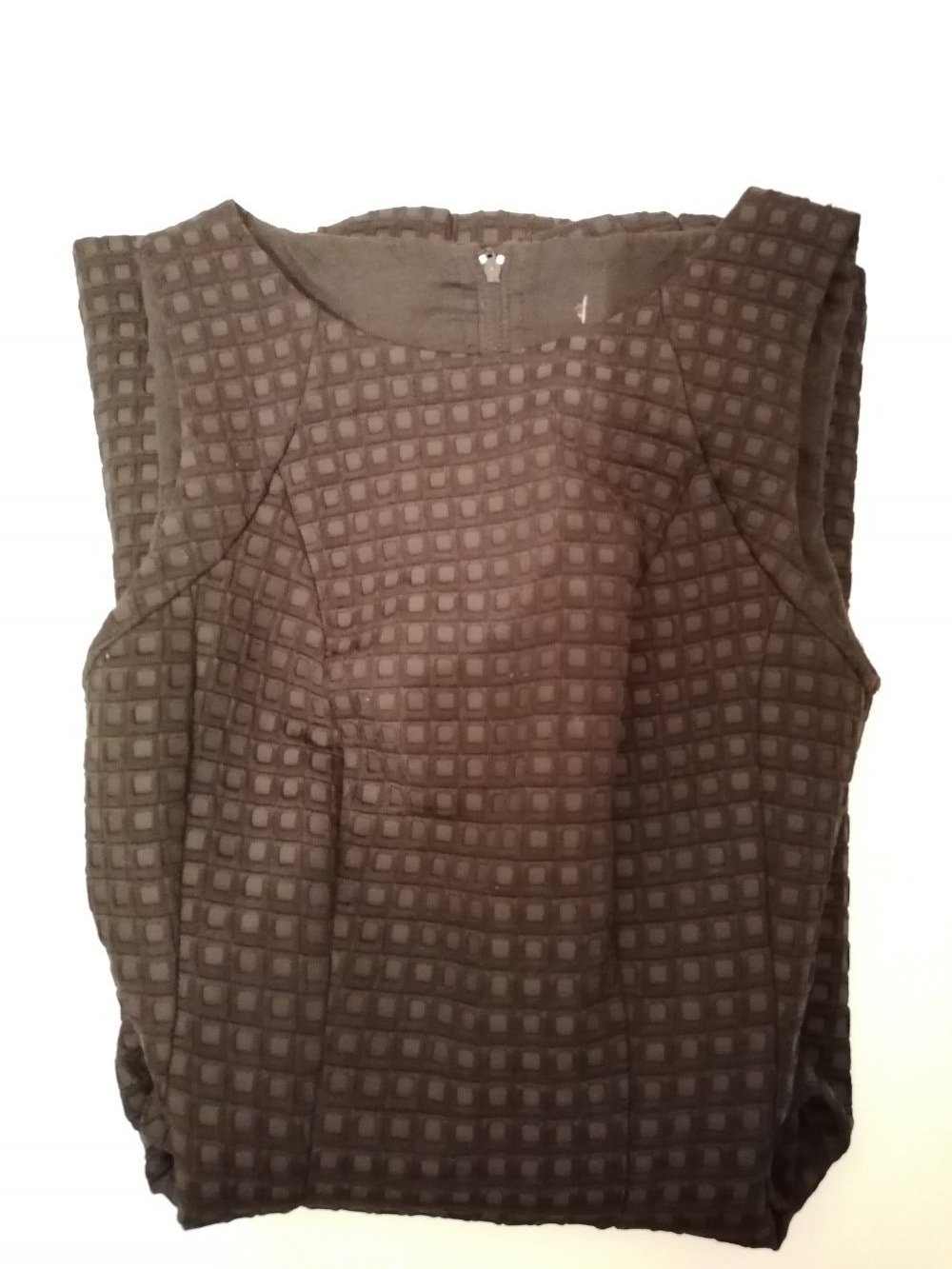 Schwarzes A- Linien Kleid, tailliert