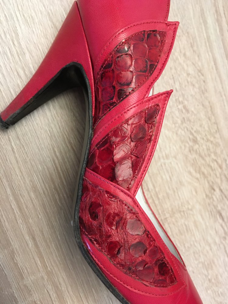 Stilettos Pumps spitz zulaufend 8 cm Pfennigabsatz pink fuchsia floral blätter Blüten Leder Gr. 6 bzw 36,5