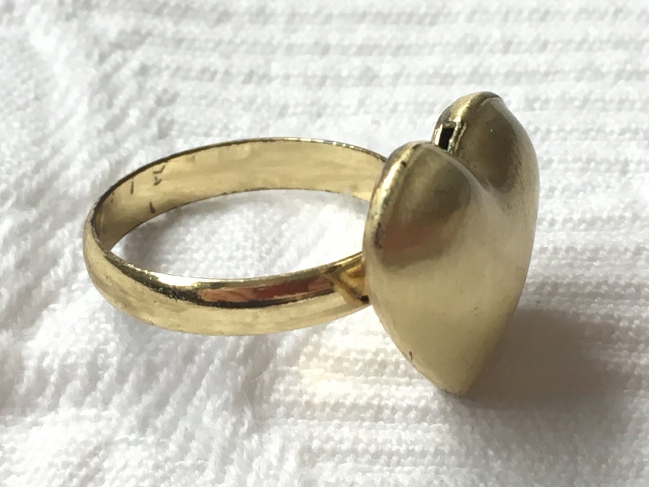 Ring in Herzform, gold, Vintage, Ringgröße 16 - 17, 50 - 52