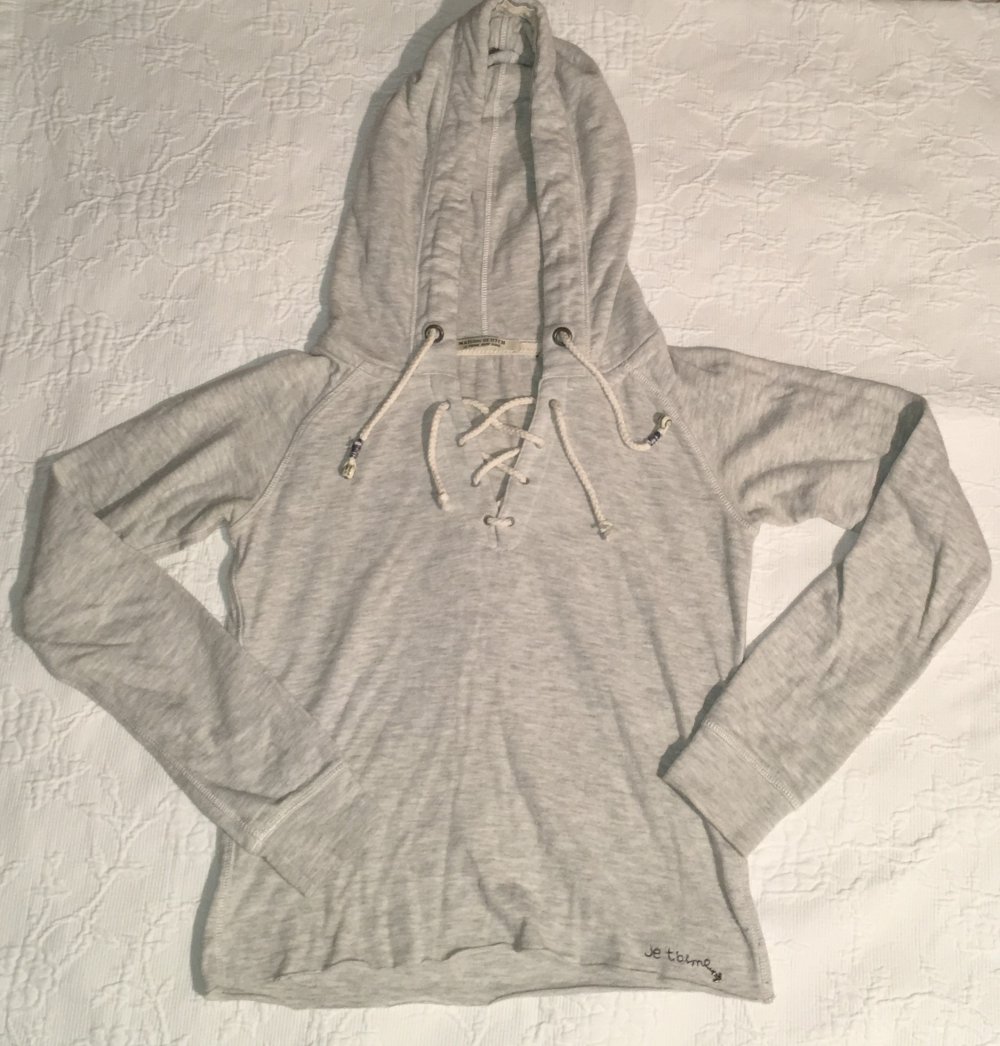 Lässiger Crop Hoodie Sweatshirt Kapuzenpulli Pullover langärmlig mit Schnürung von Maison Scotch in hell grau, Gr. XS