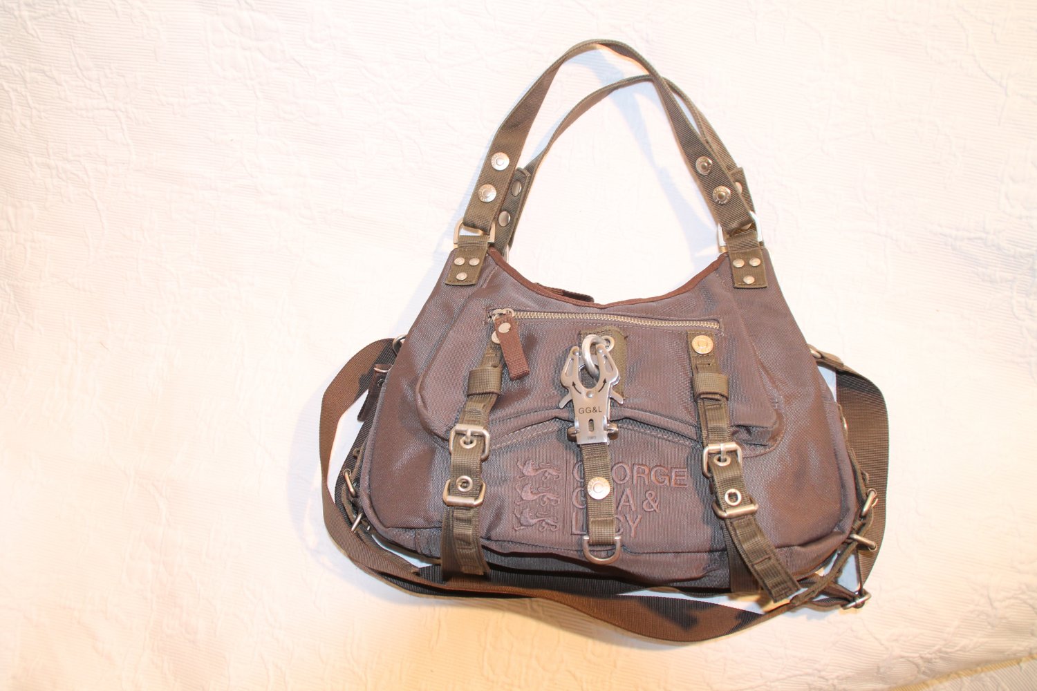 George Gina & Lucy GGL Handtasche grau braun Schlamm Mos Cowgirl mit Schultergürtel