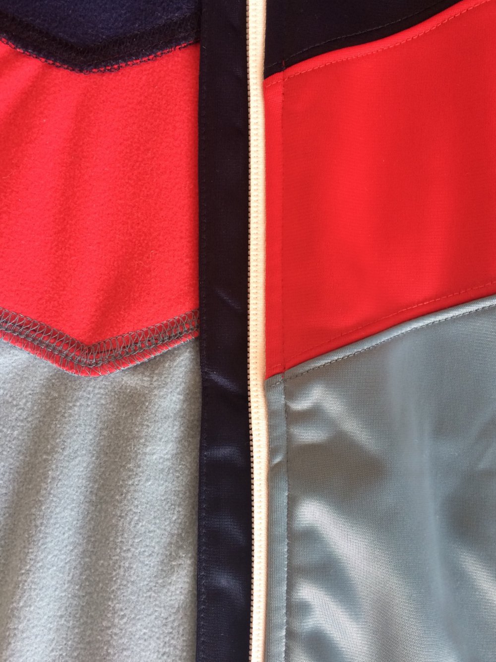 Sportjacke, Kapuzenjacke, Trainingsjacke