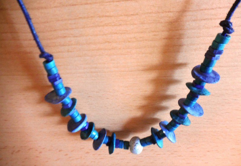 Moderne Halskette   Handarbeit  Ein Blickfang!