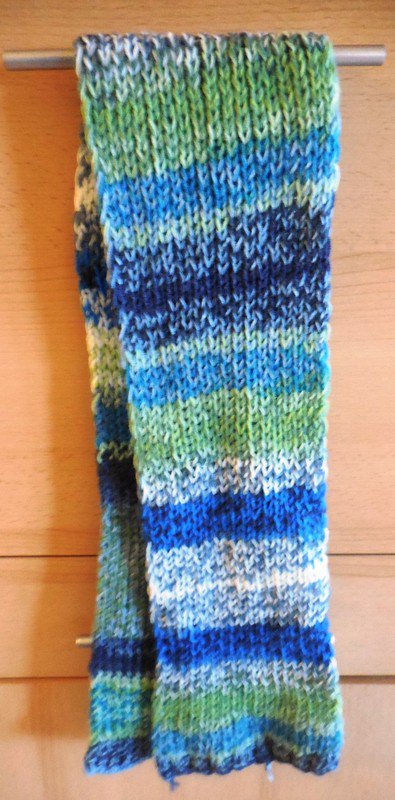 Selbstgestrickte Schal aus Wolle