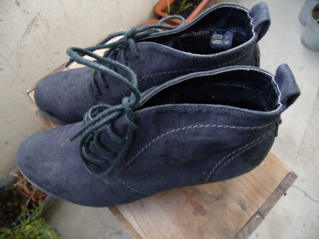 Schwarze Stiefeletten Gr. 40