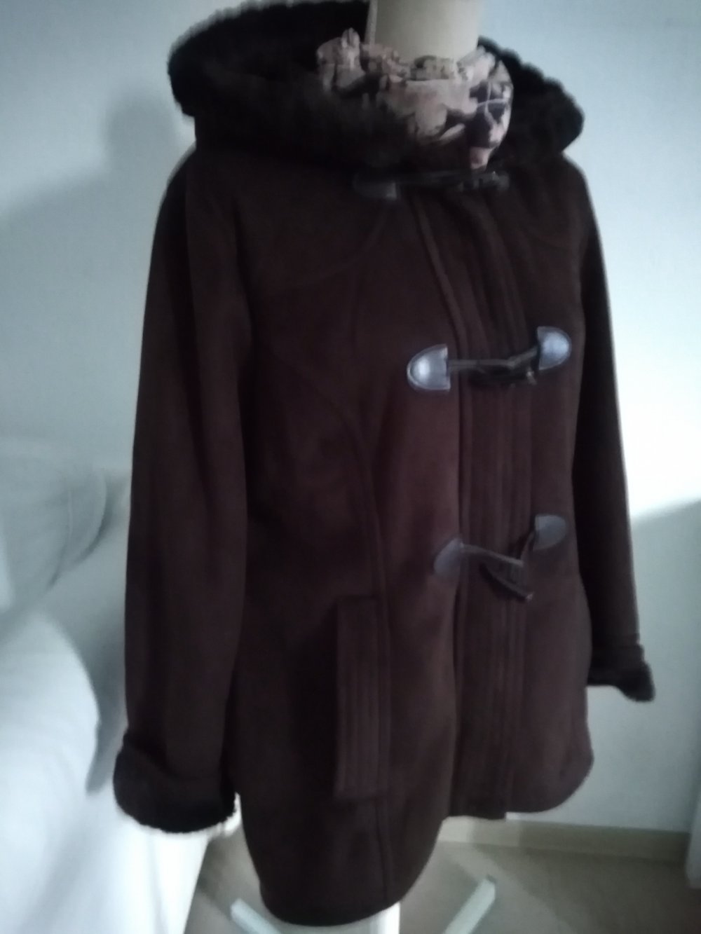 Schöner Dufflecoat in Velours braun