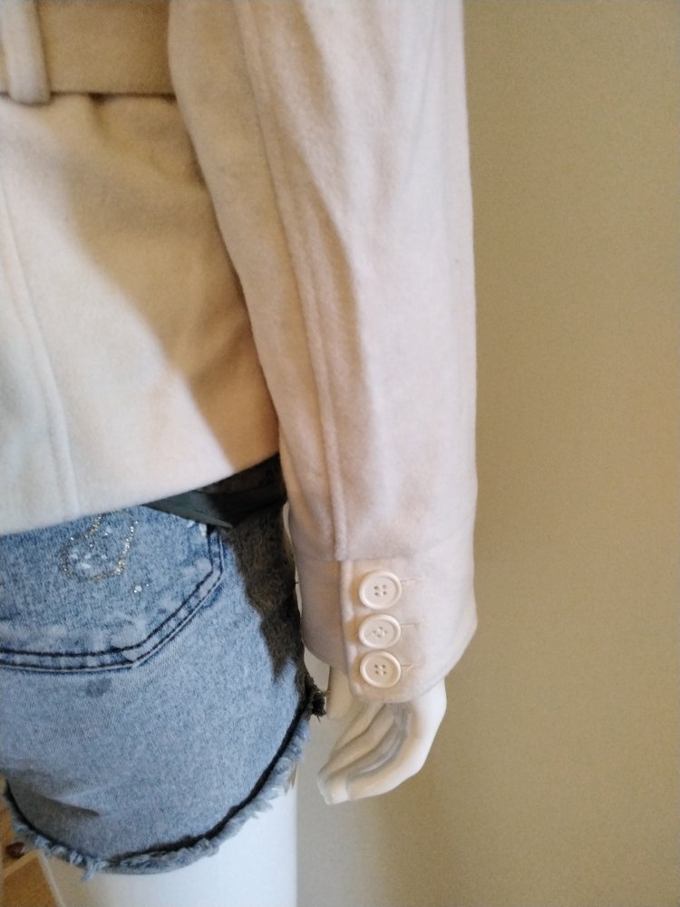 kuschelige, cremefarbene Jacke von Tally Weijl 