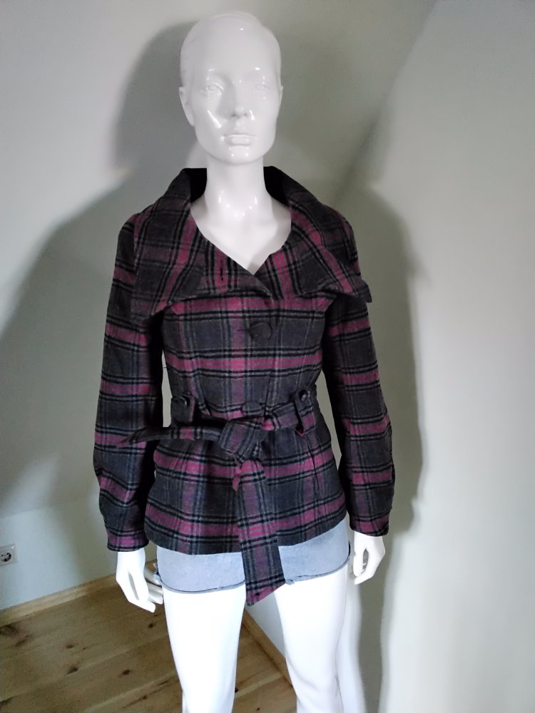 Chice Damenjacke mit Gürtel von H&M 