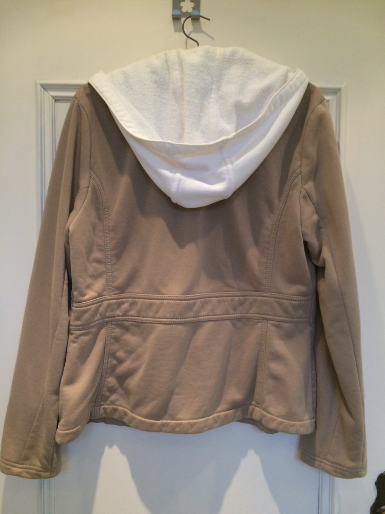  Blazer, beige mit abnehmbarer weißer Kapuze, s.Oliver, Gr. 46