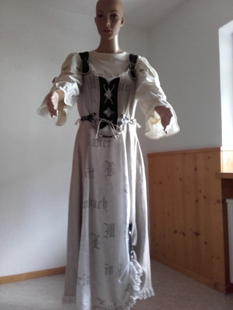 Landhauskleid