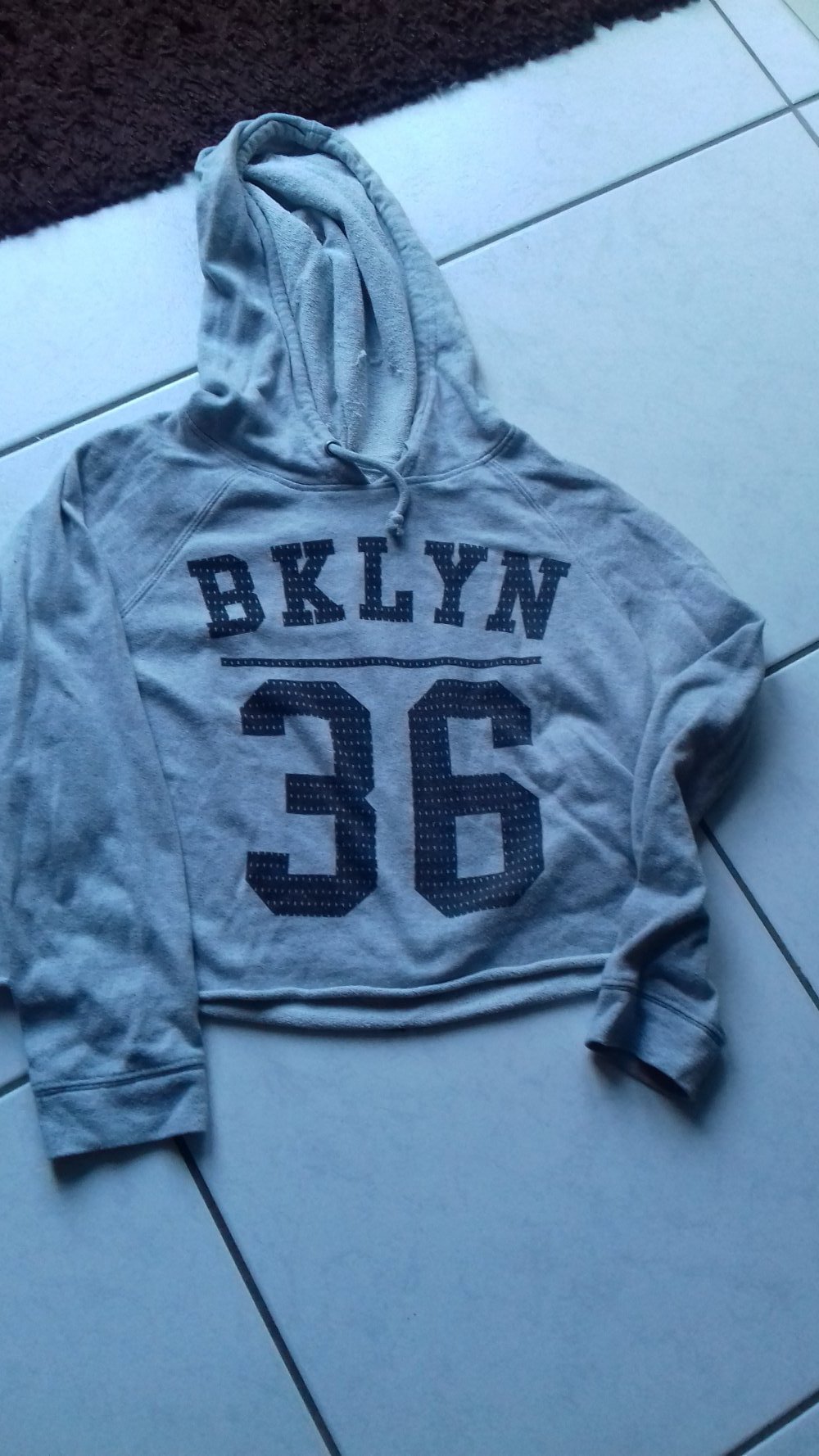kurzer Hoodie von FB Sister Gr. L  (40) € 4,--