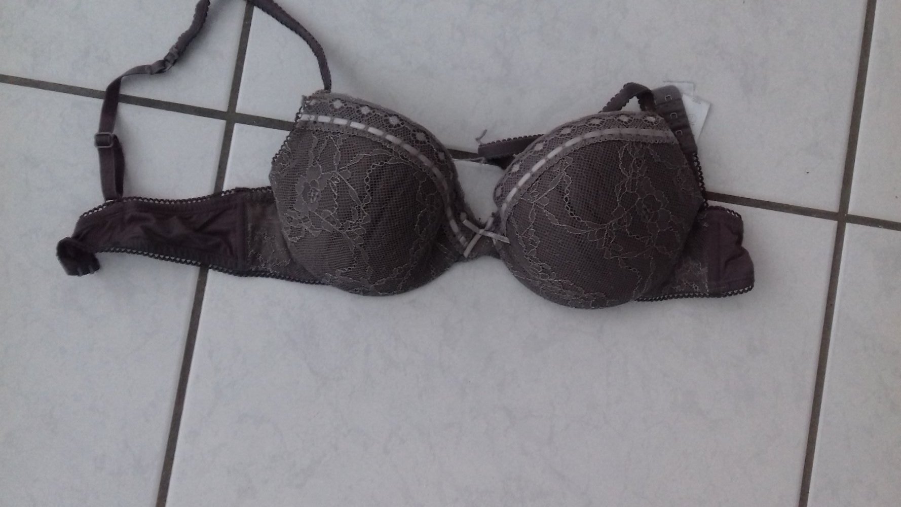 neuwertiger BH Gr. 75C von flame € 3,--