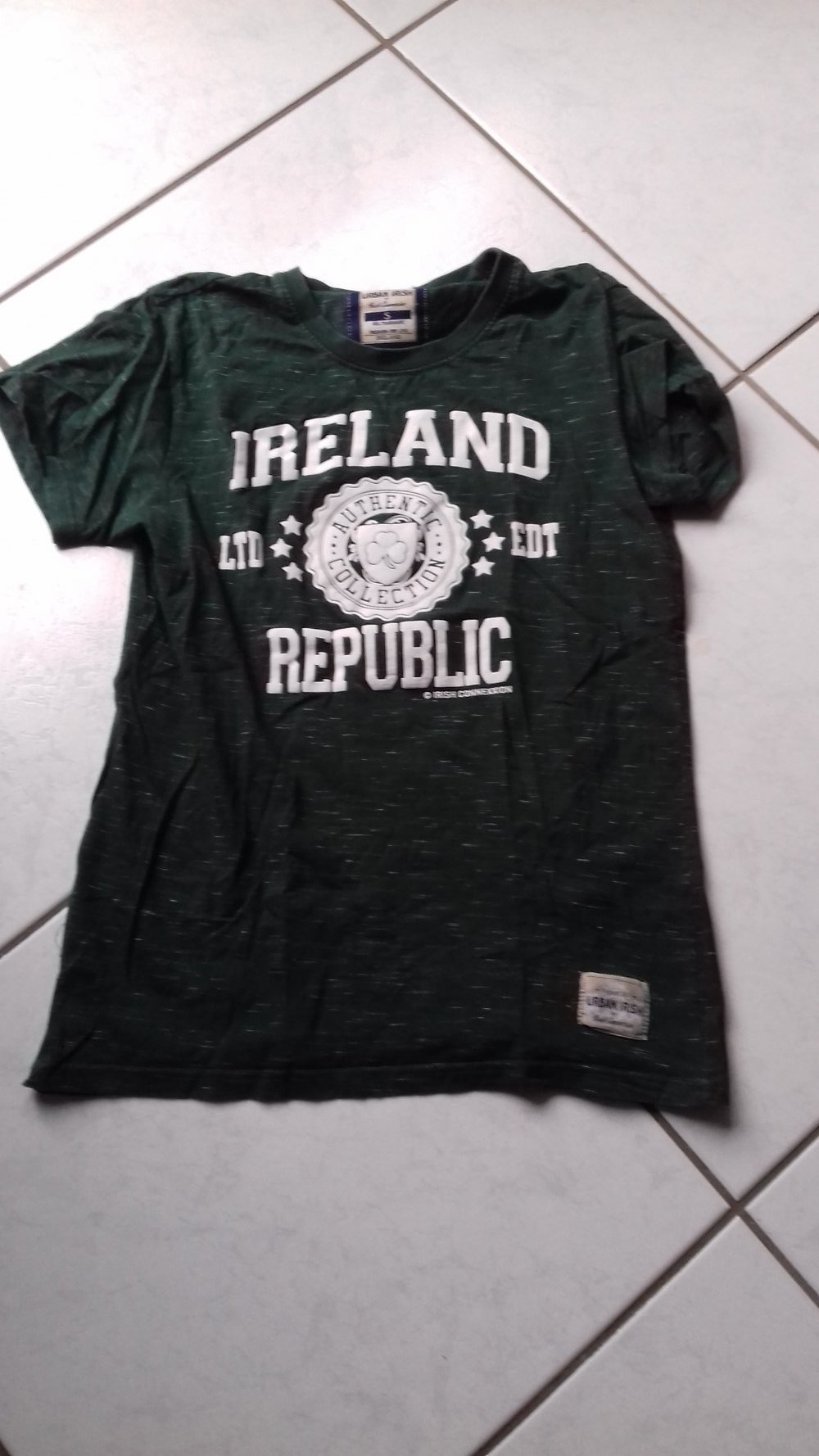 T-Shirt von Urban Irish Gr. S € 5,--