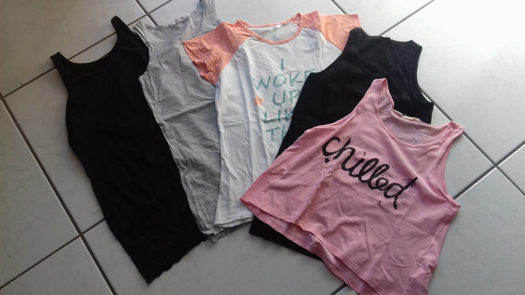 17teiliges Mädchen-Paket Gr. 152/158 zusammen € 15,--