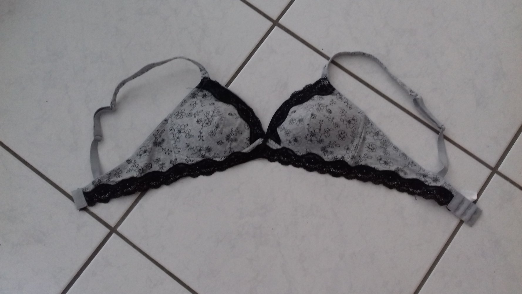 neuwertiger BH Gr. 75A von Janina € 2,--