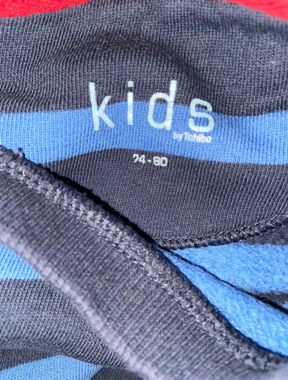 Jacke und 2 Pullover