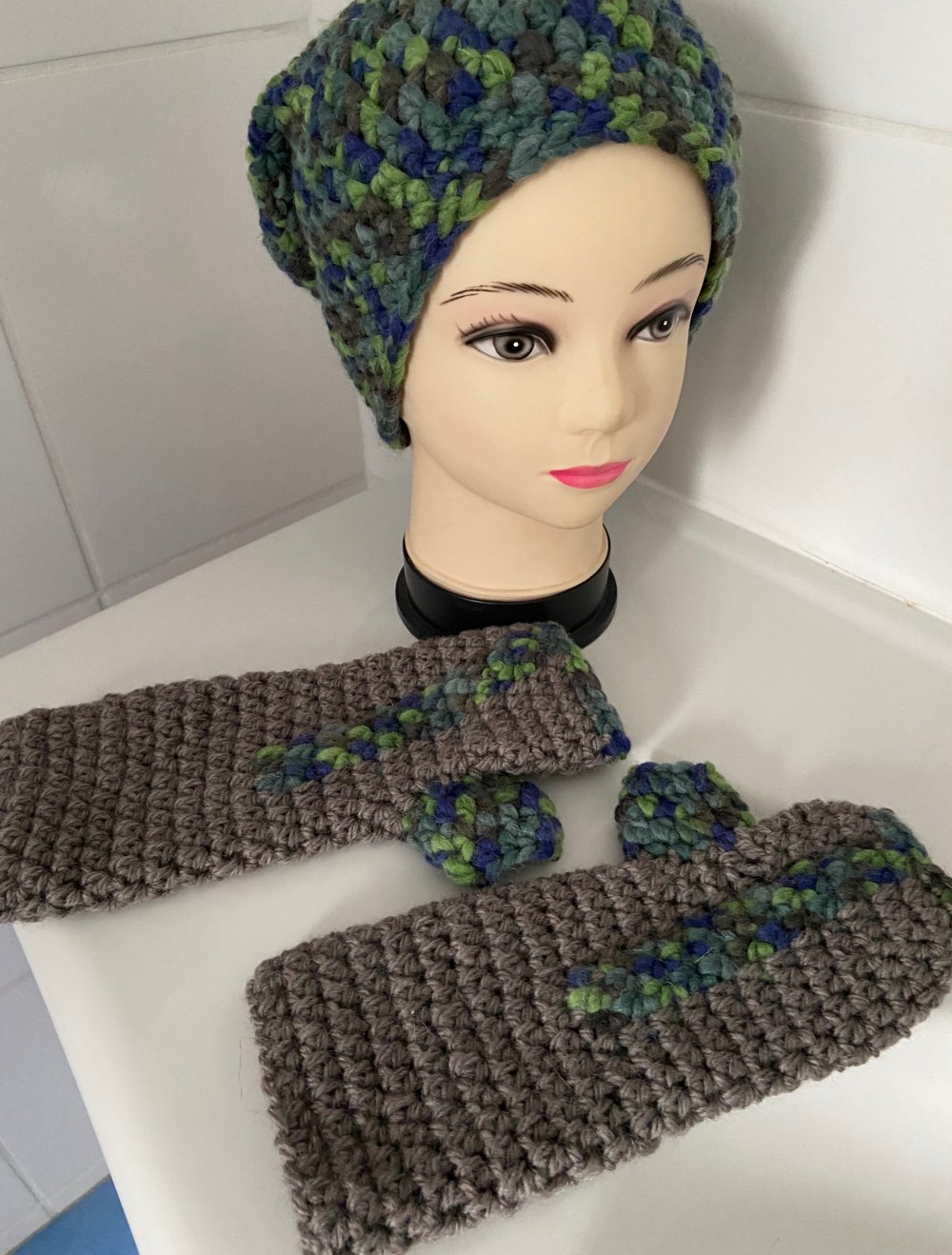 Mütze und Handschuhe set neu