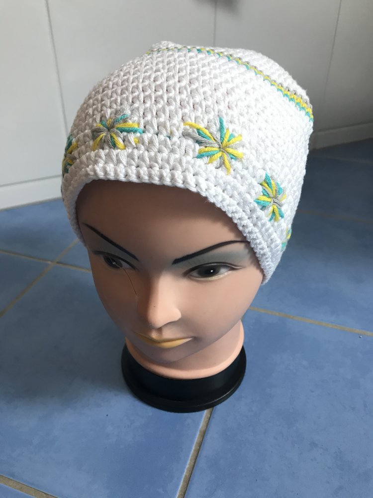 Mütze Beanie neu weiß 